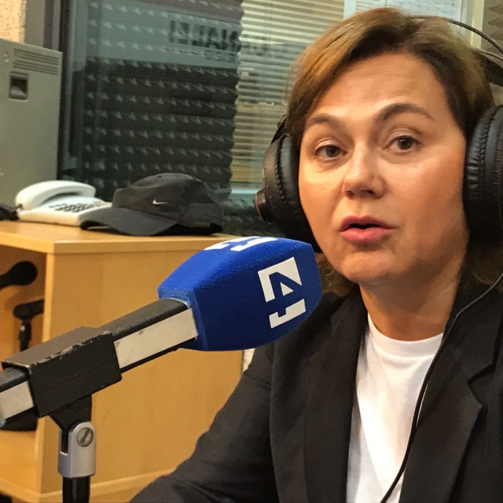 La Dra Caballero, entrevistada en Canal 4 Radio para hablar del lipolaser