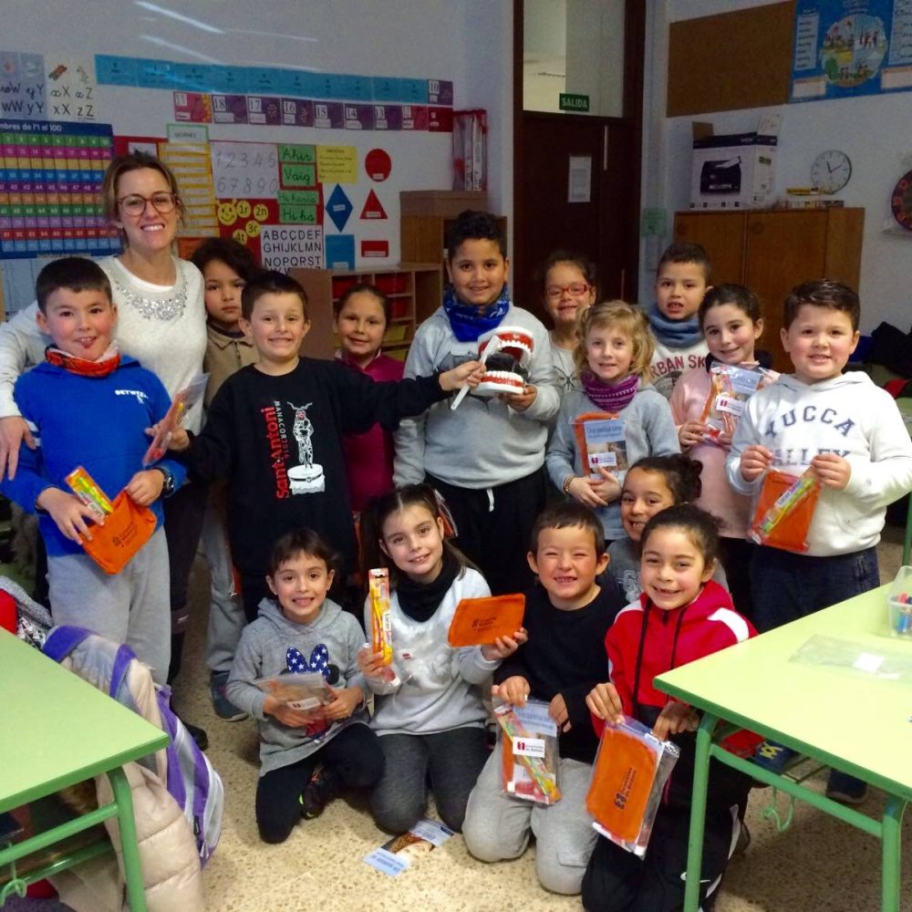 Sprechen Sie mit Studenten an der Grundschule Junipero Serra Petra